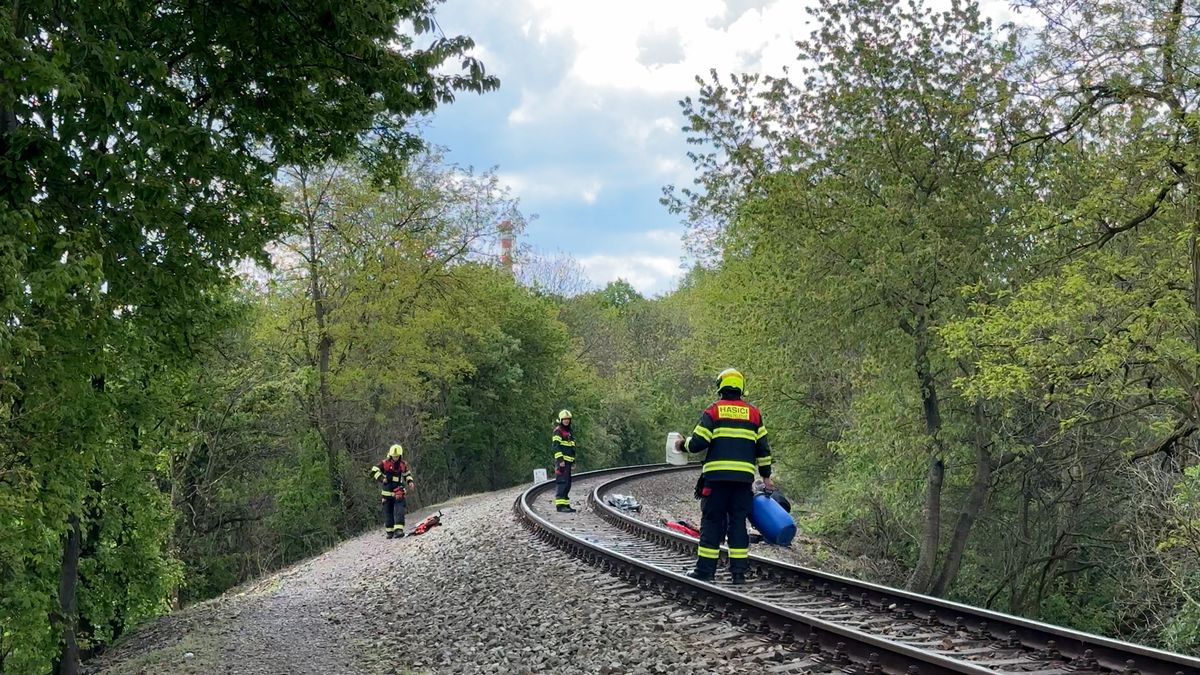 Muže v Praze srazil vlak, na místě zemřel